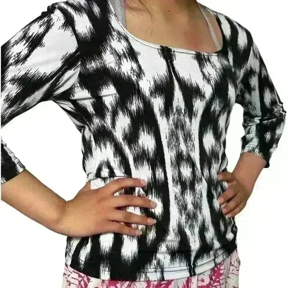 Y2K Abstract Black/White Cami - Picture 2 of 7